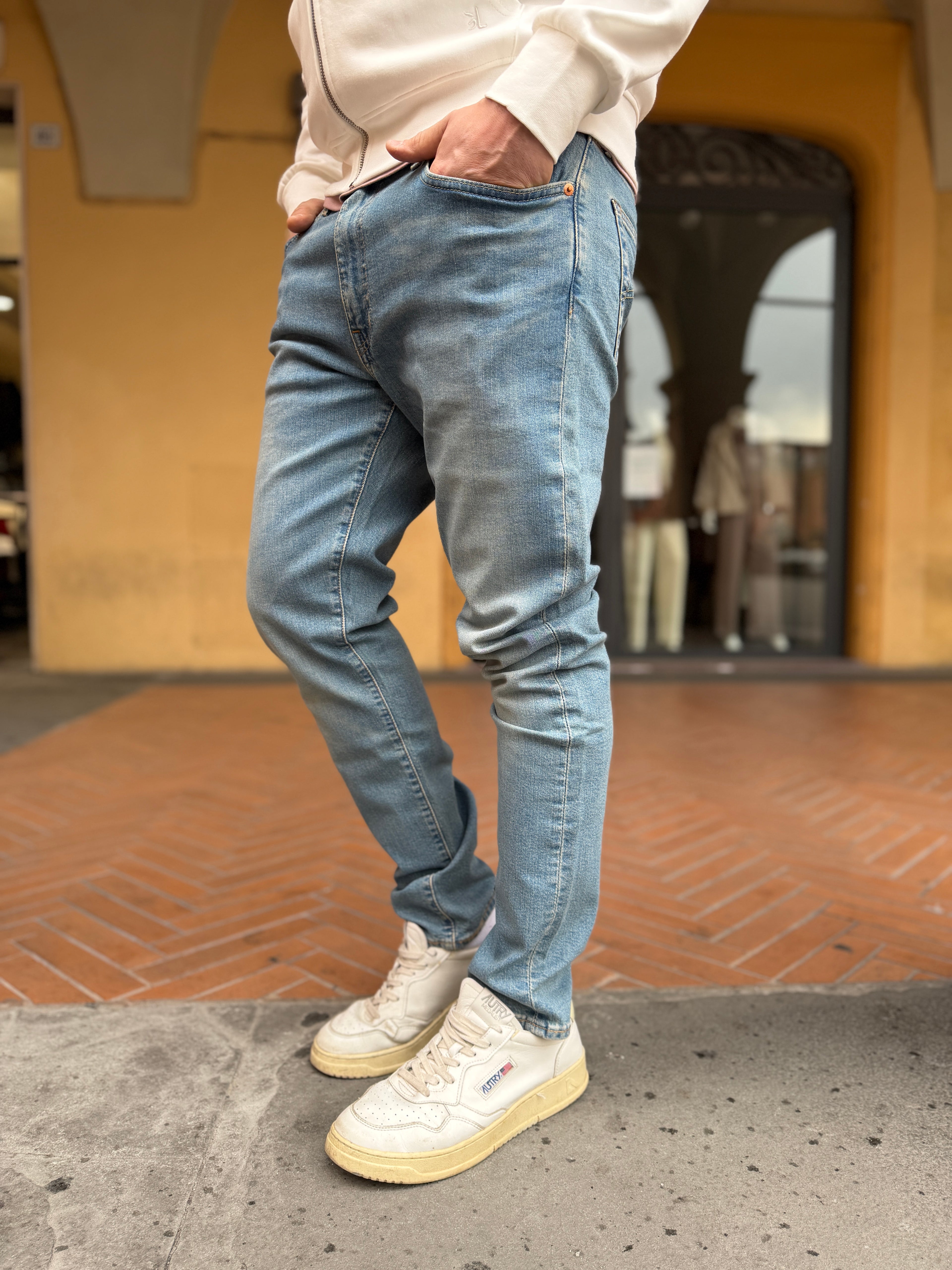 LEVIS 512  0588
