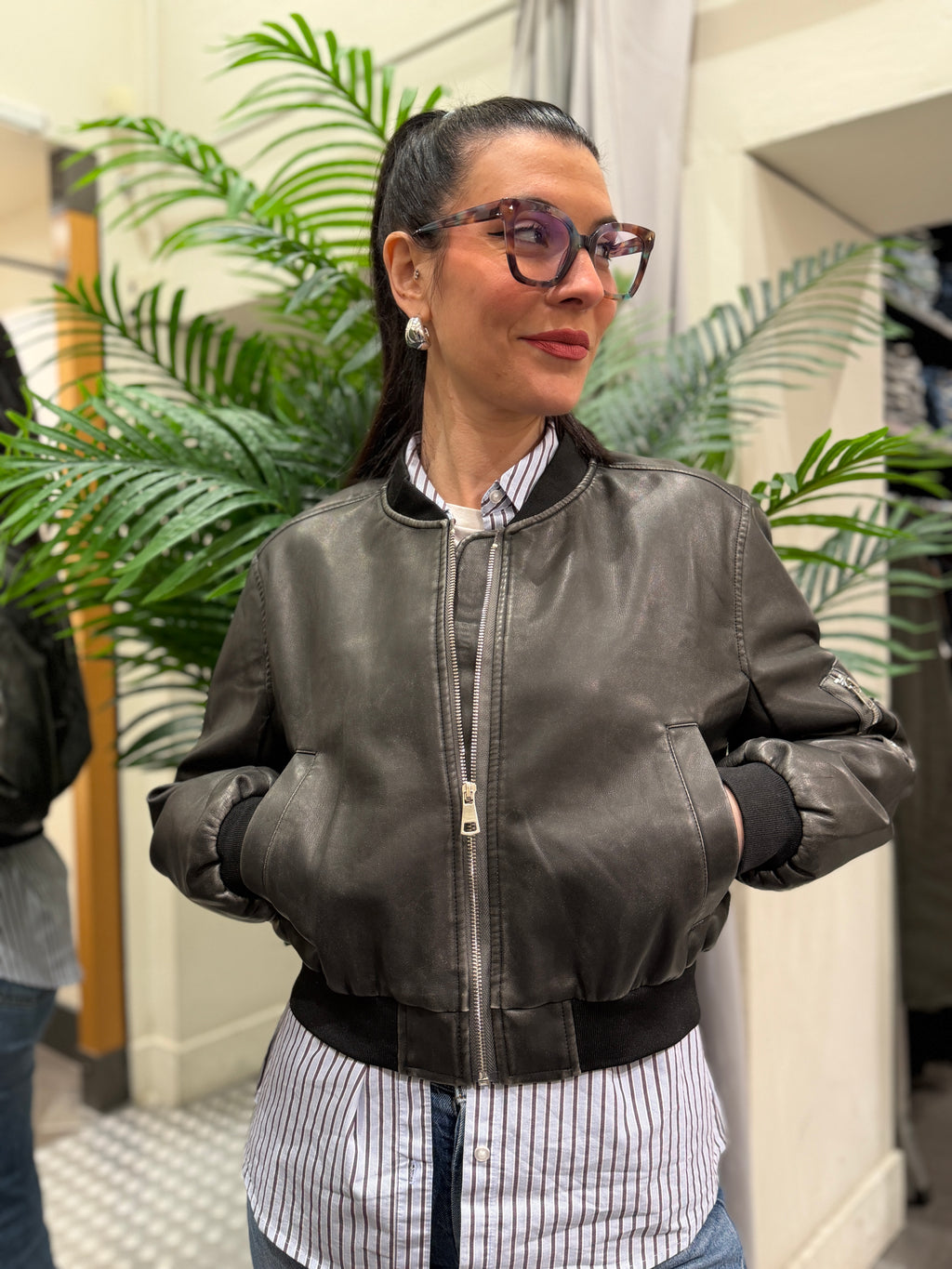 BOMBER BERGHAIN